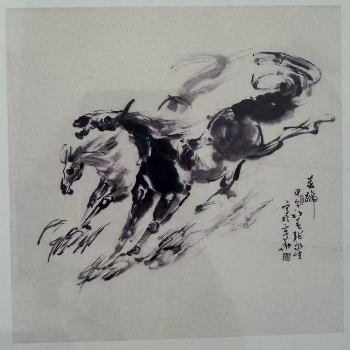 画册中的奔马作品再现，完整保留图内题款与印章